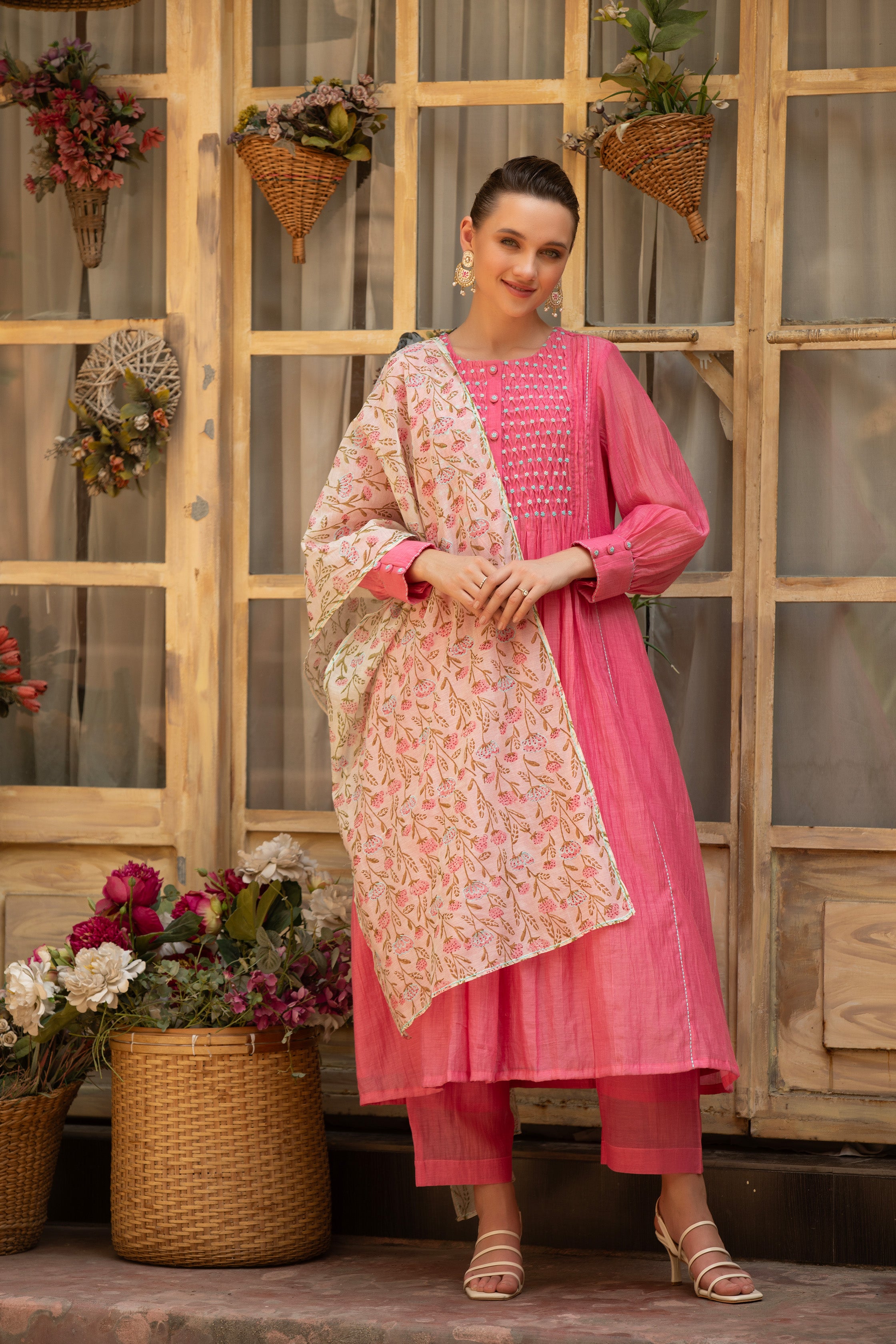 GULNAAR KURTA SET