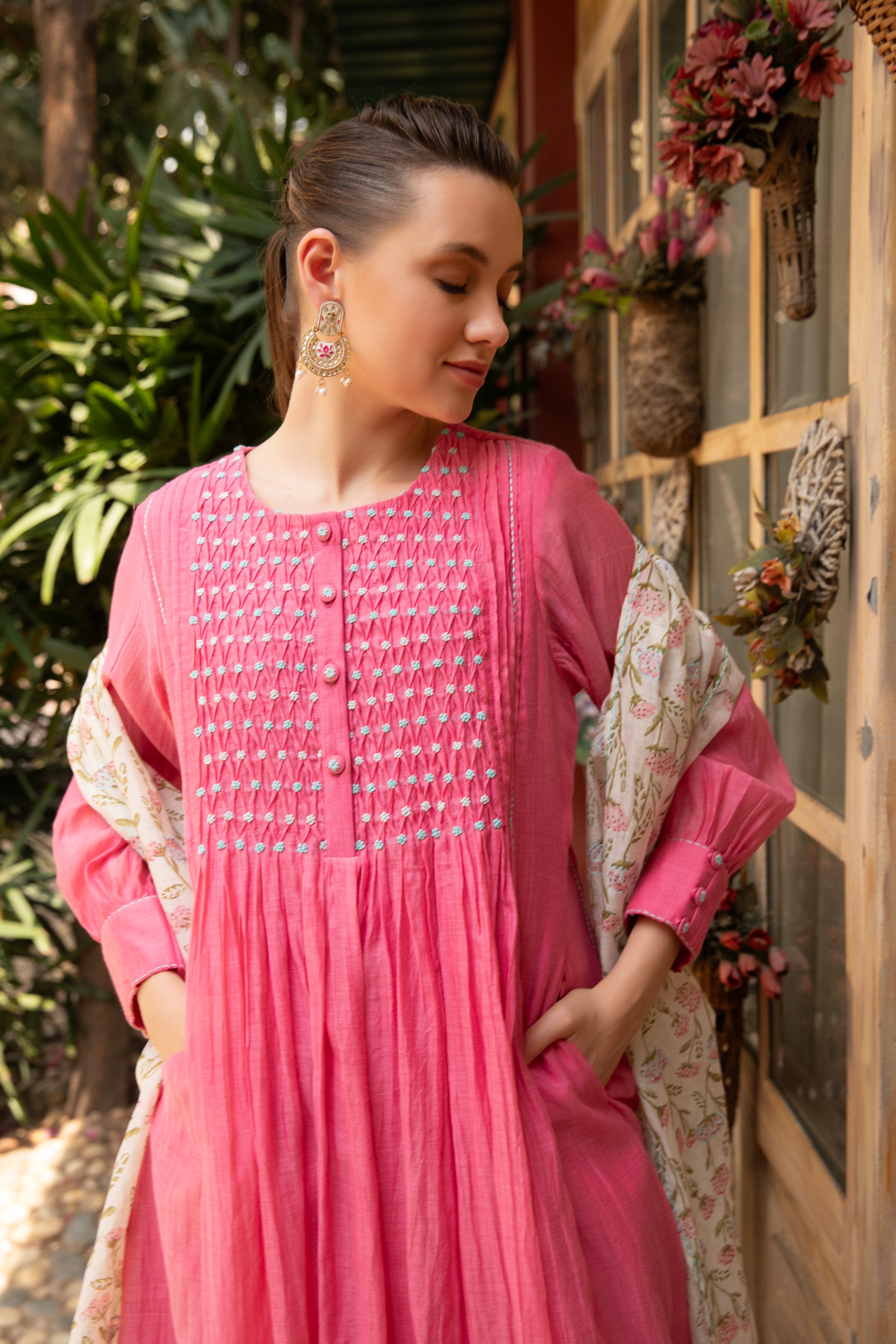 GULNAAR KURTA SET