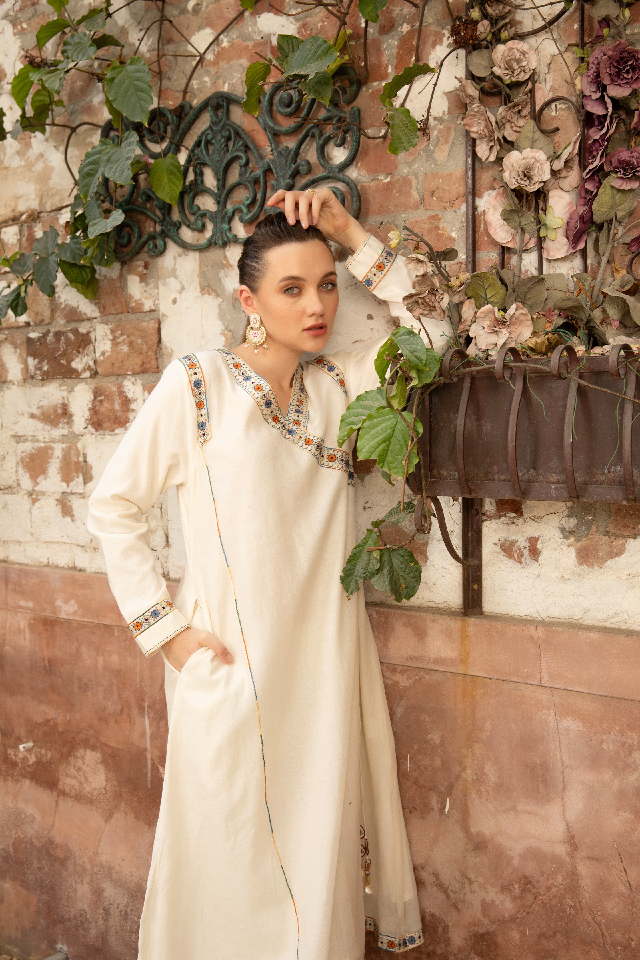 MEHERBAAN ANGRKHA KURTA SET IVORY