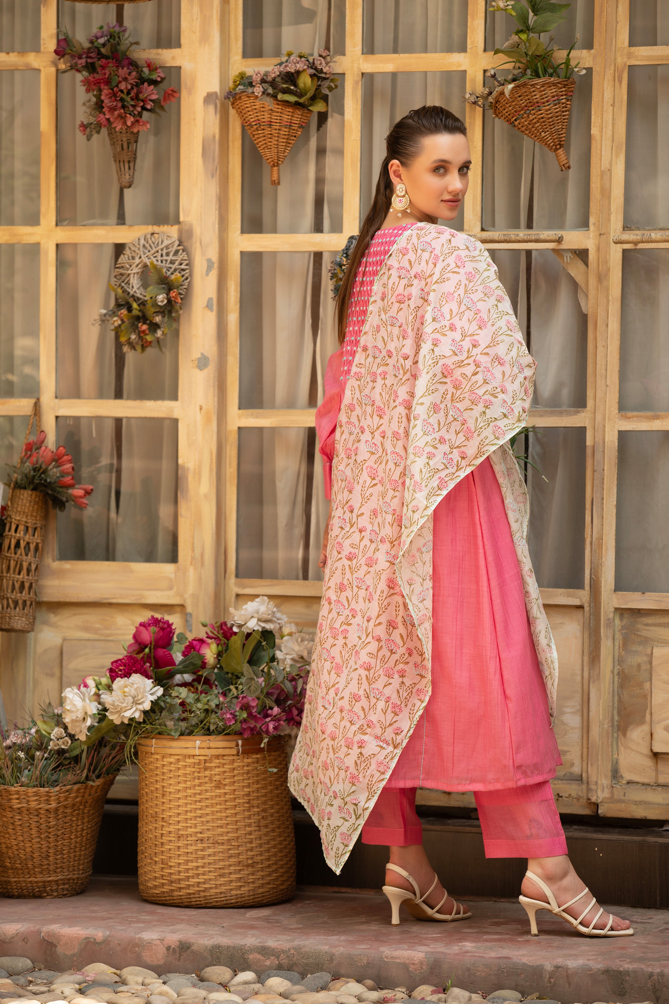 GULNAAR KURTA SET