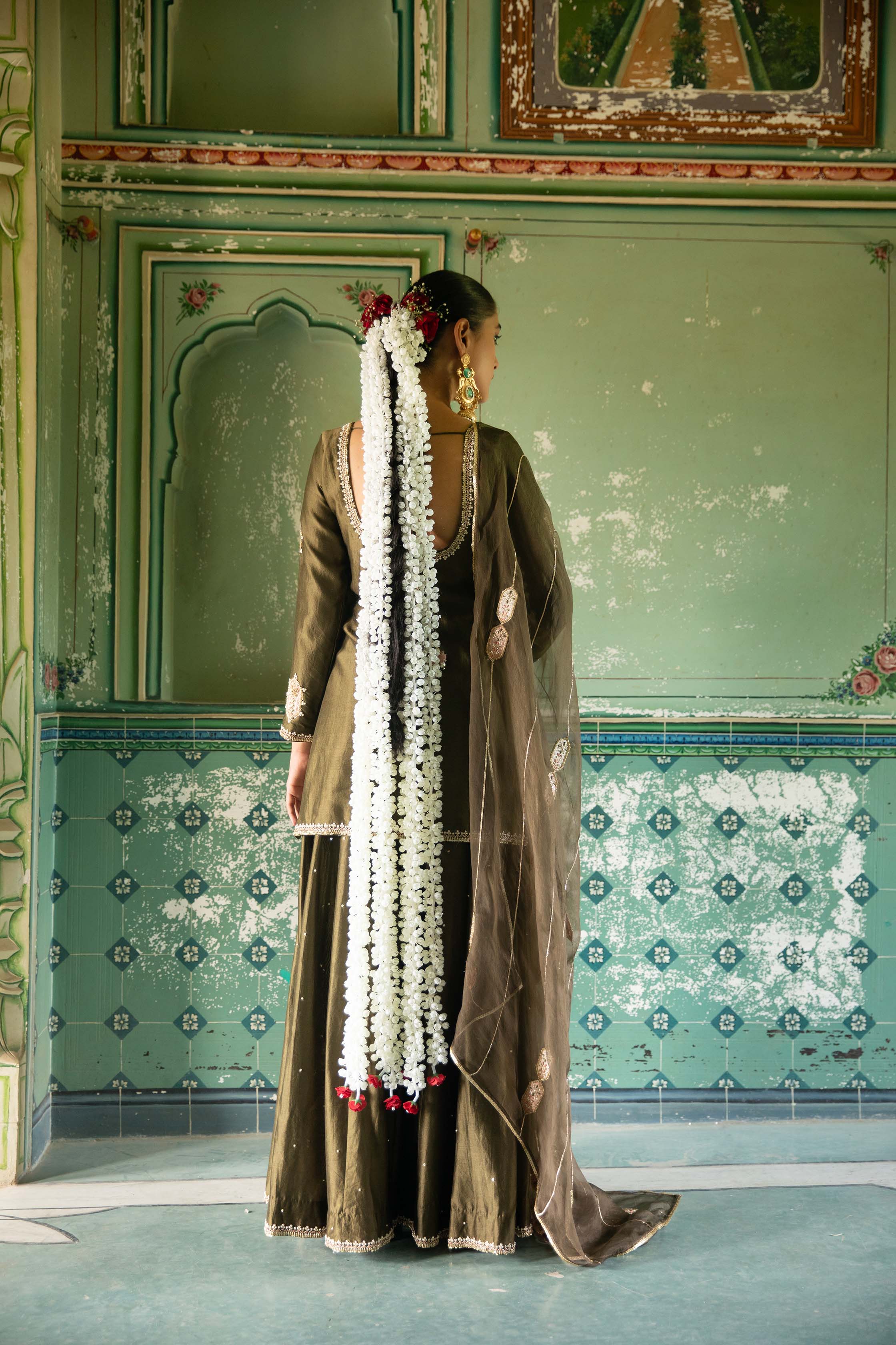 GAJ SHARARA