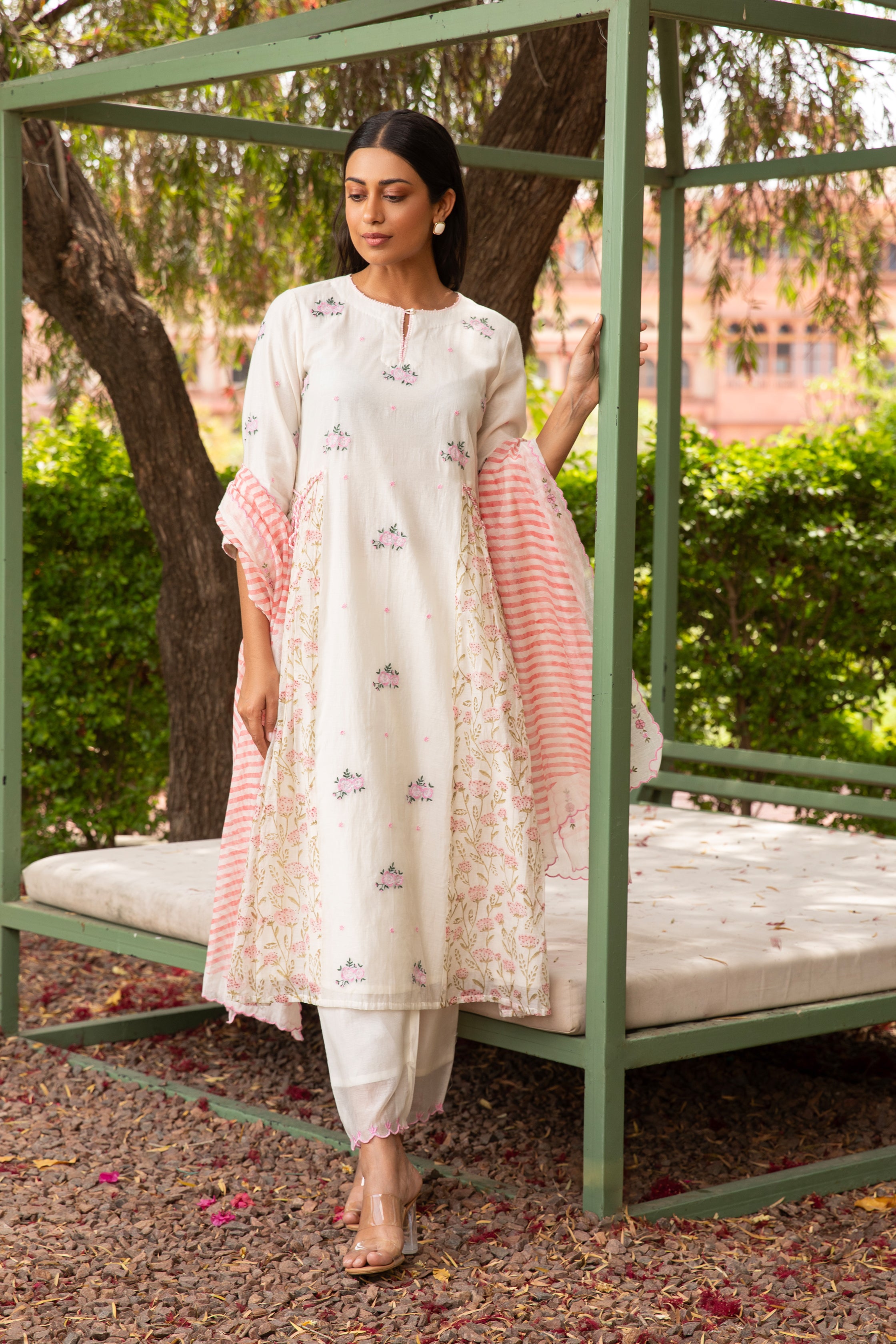 Side Dori Kurta Set in Off White with Lehriya Dupatta