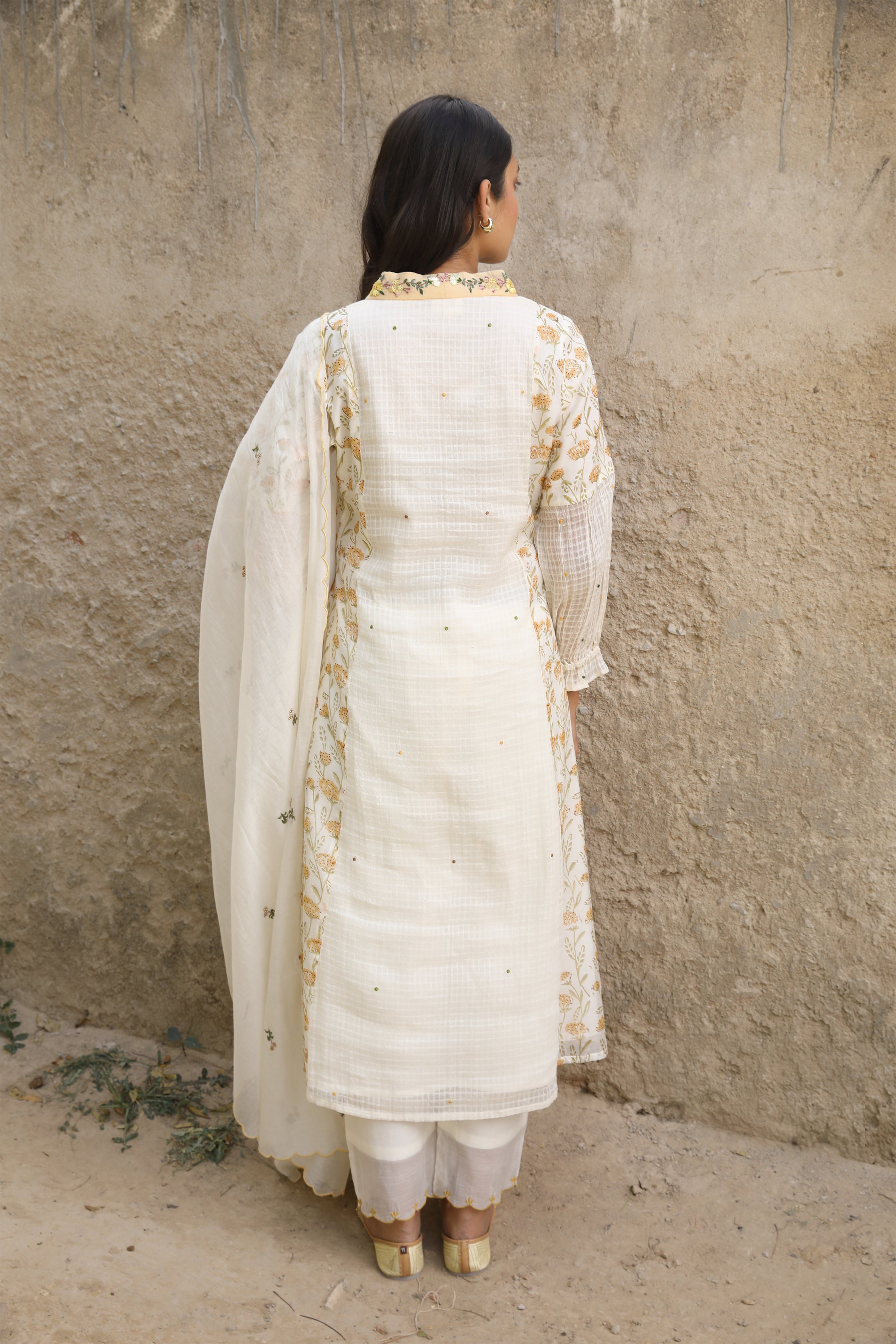 Overlap Collar Kurta Set in Off White with Embroidered Dupatta