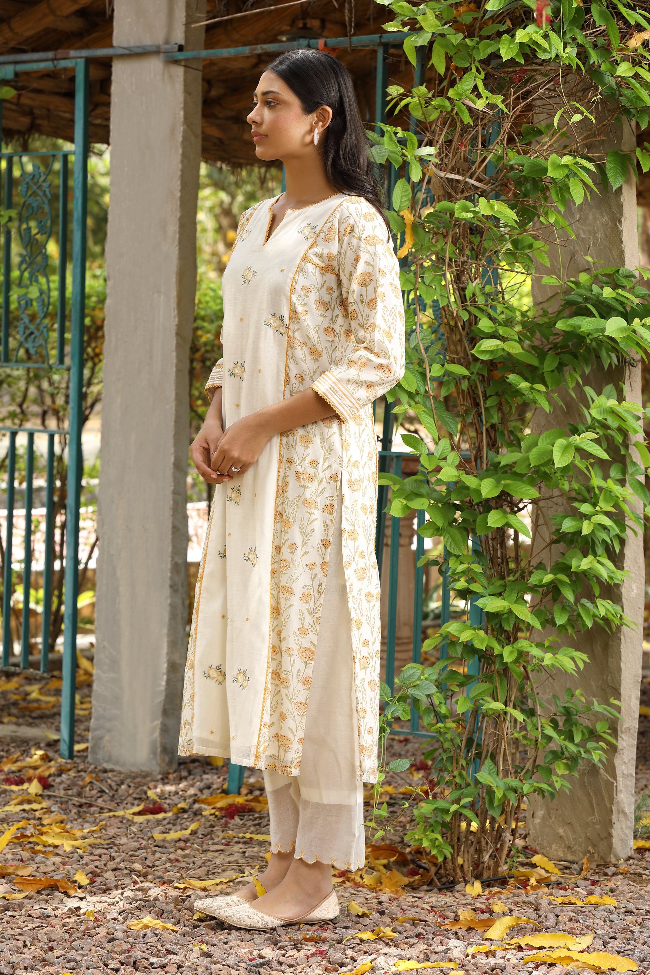 Straight Kurta Set with Lehriya Dupatta in Off White