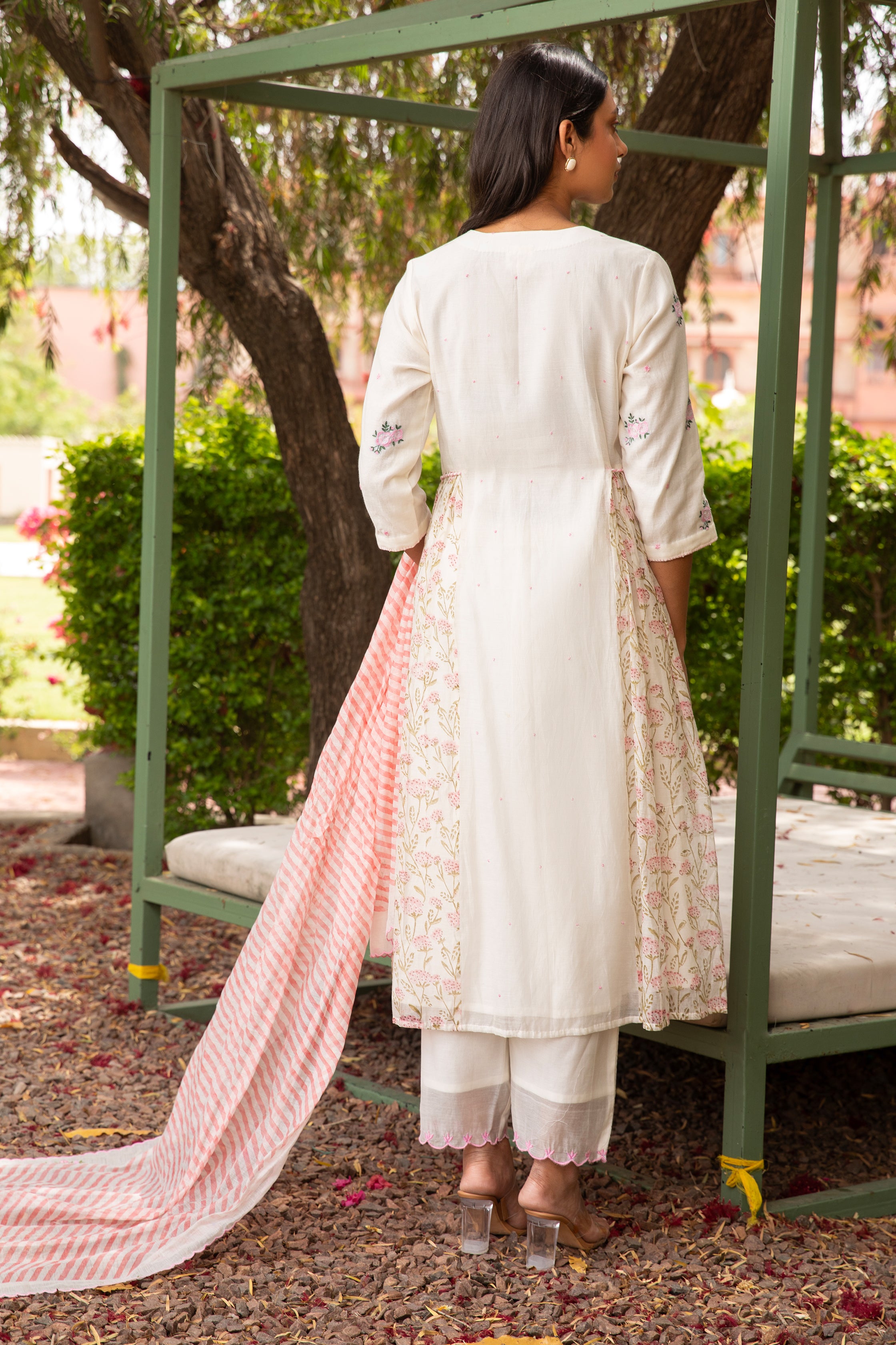 Side Dori Kurta Set in Off White with Lehriya Dupatta