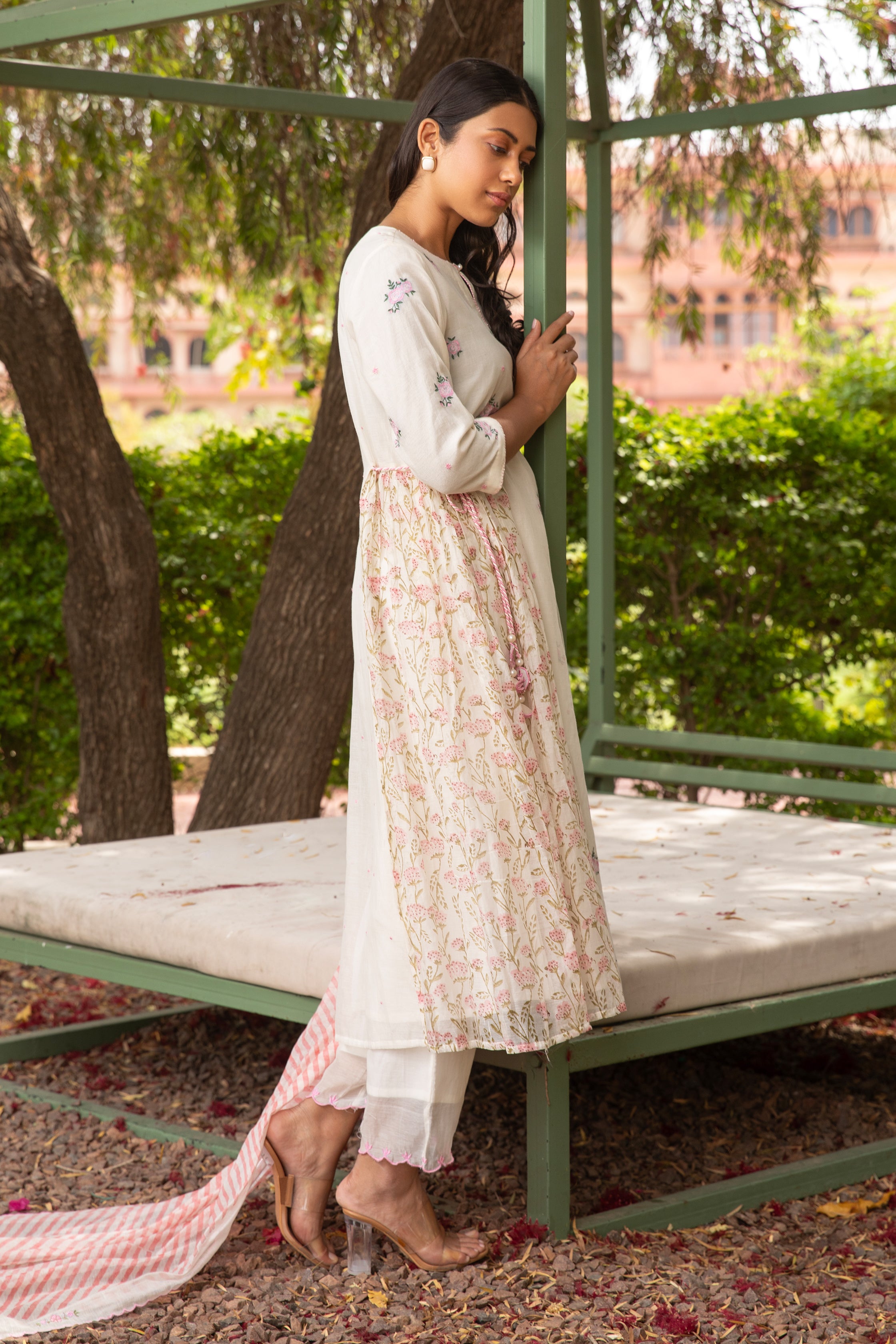 Side Dori Kurta Set in Off White with Lehriya Dupatta